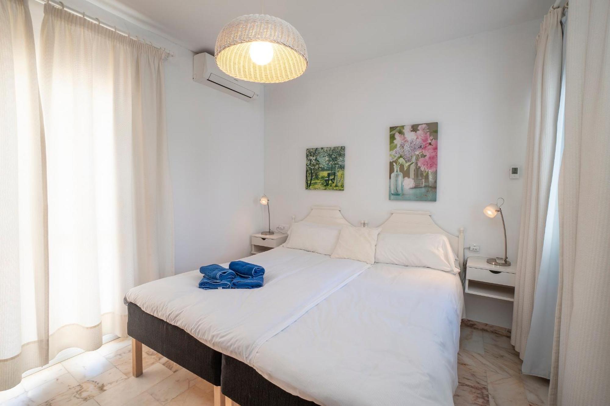 Residensol 13 Menyber Apartment Нерха Екстериор снимка