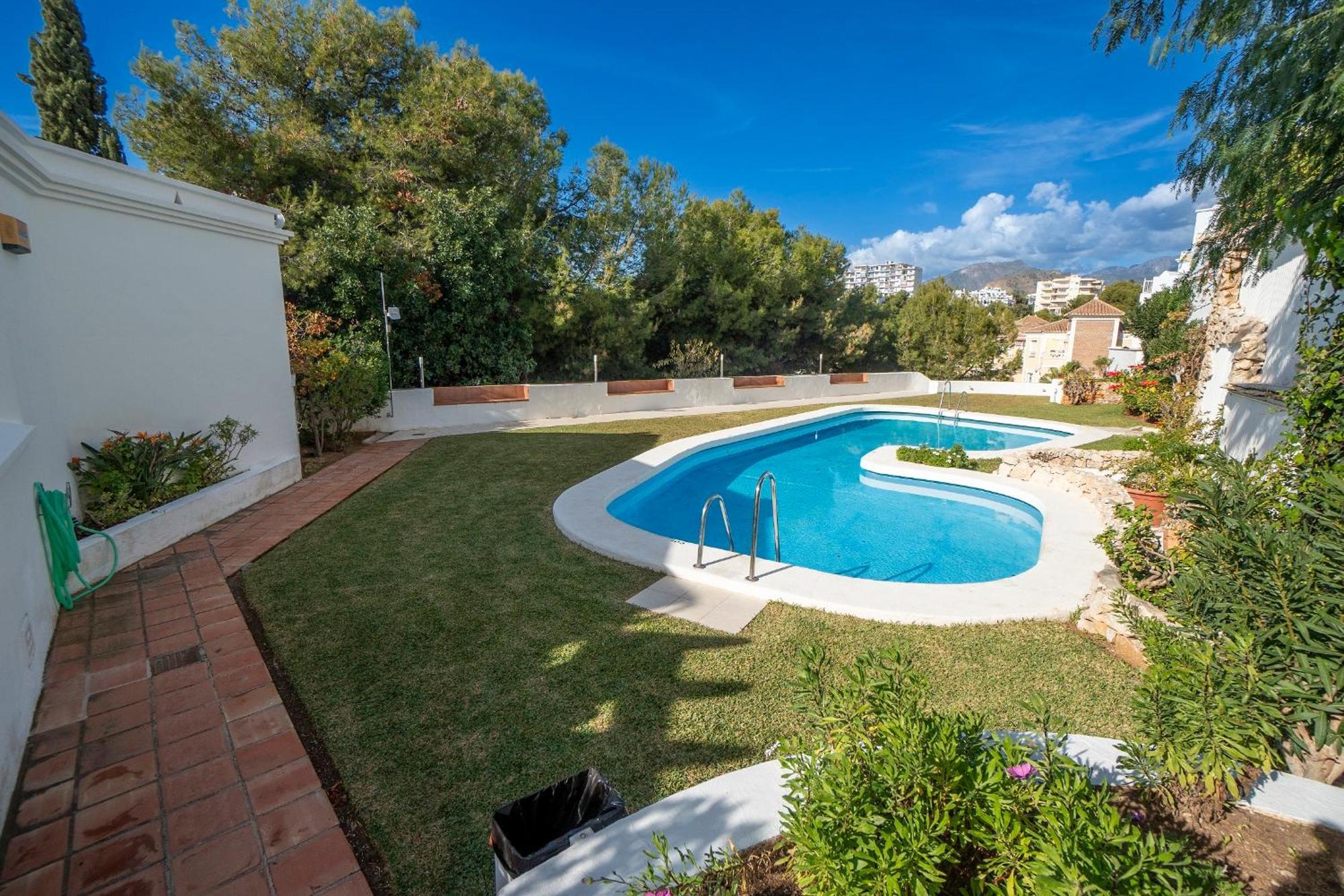Residensol 13 Menyber Apartment Нерха Екстериор снимка