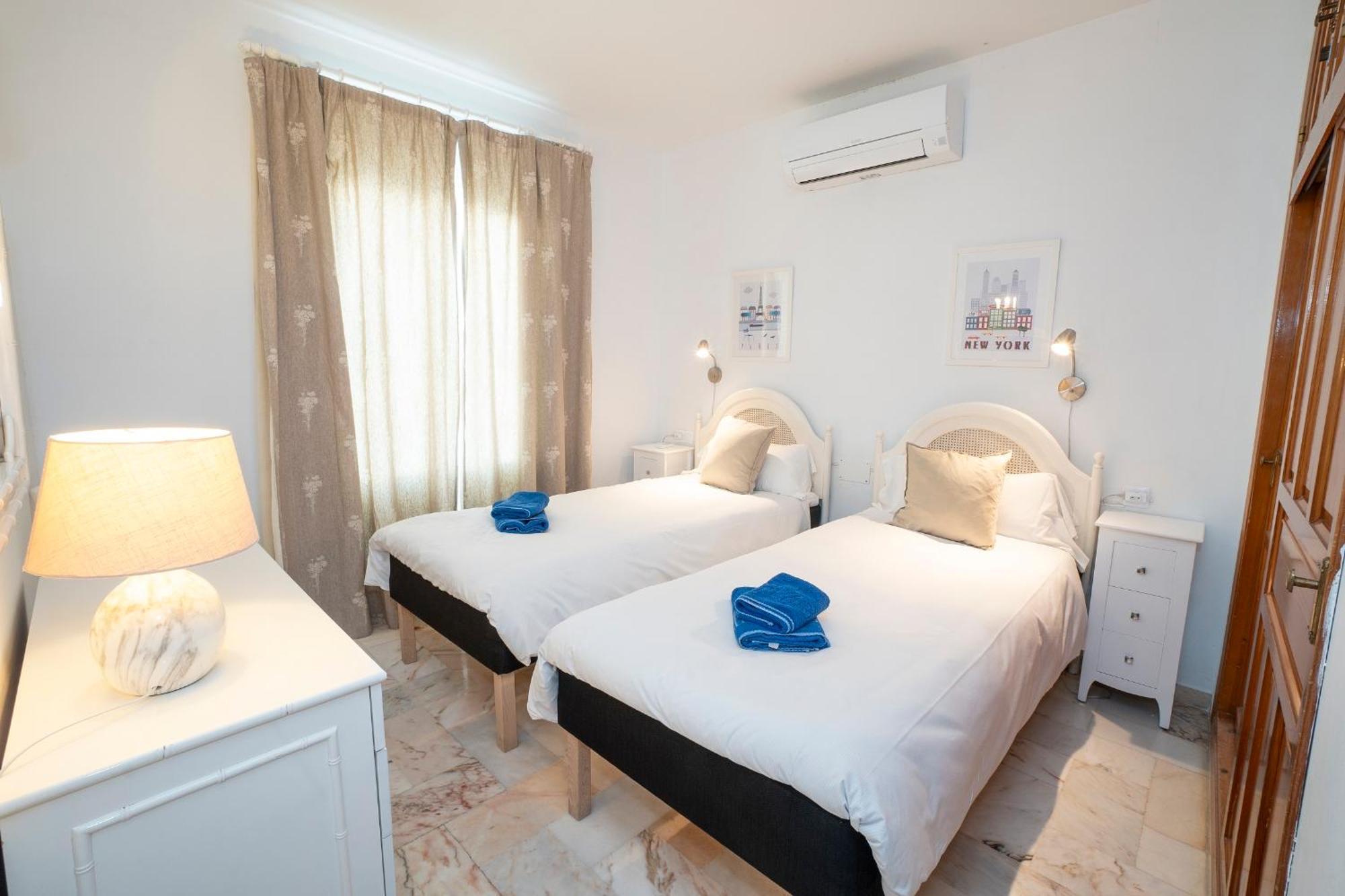 Residensol 13 Menyber Apartment Нерха Екстериор снимка